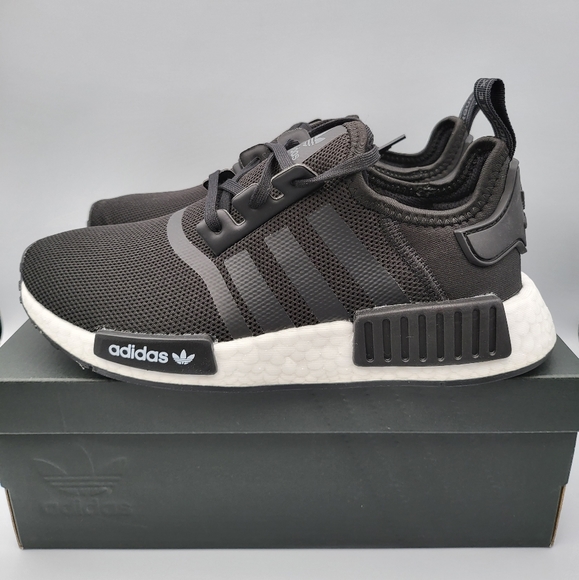 NEW Youth 5.5 | Women's 6.5/7 Adidas NMD R1 (GS) Black / White FW0431 - Picture 1 of 11